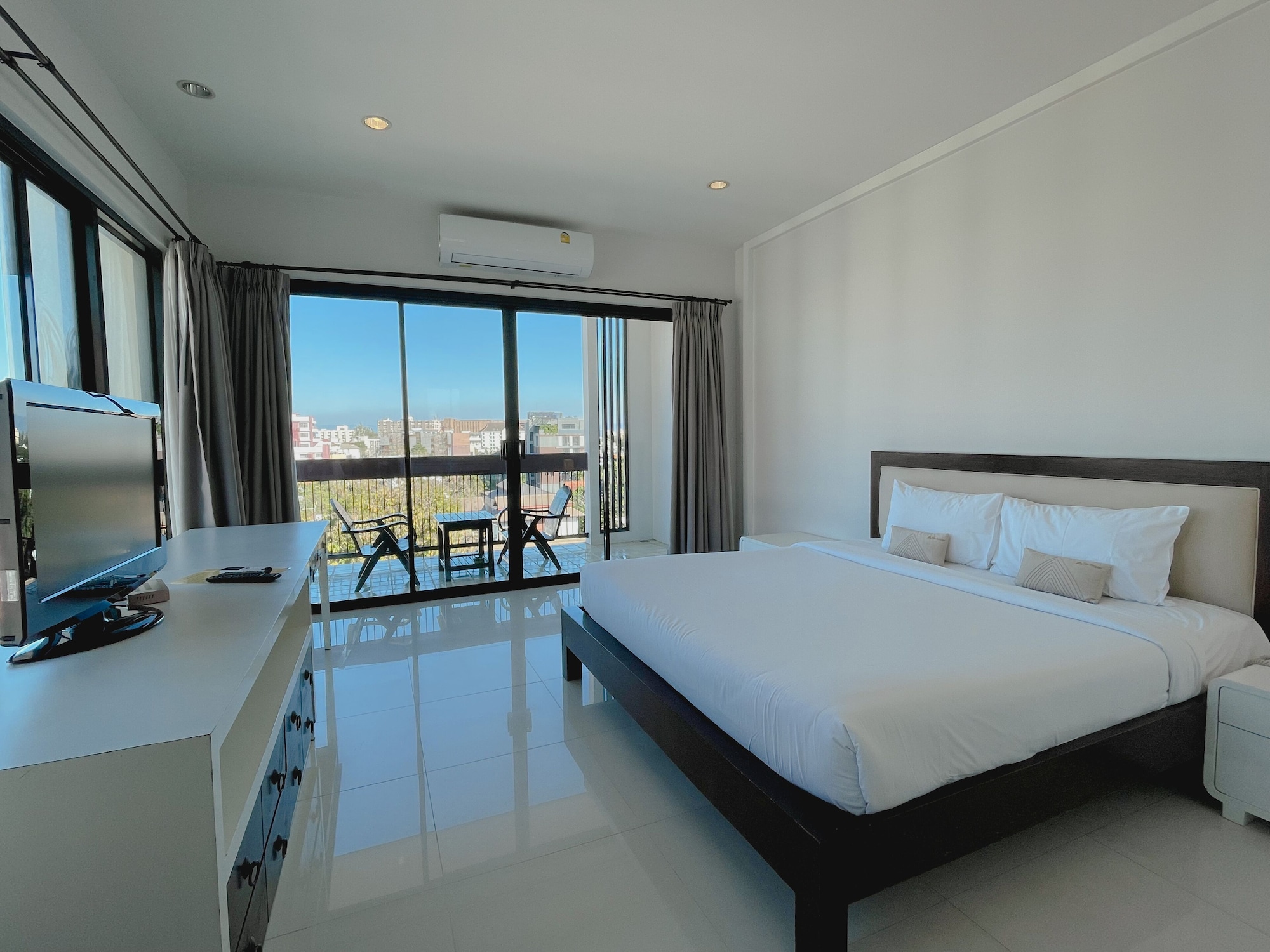 SUPERIOR, DOUBLE BED