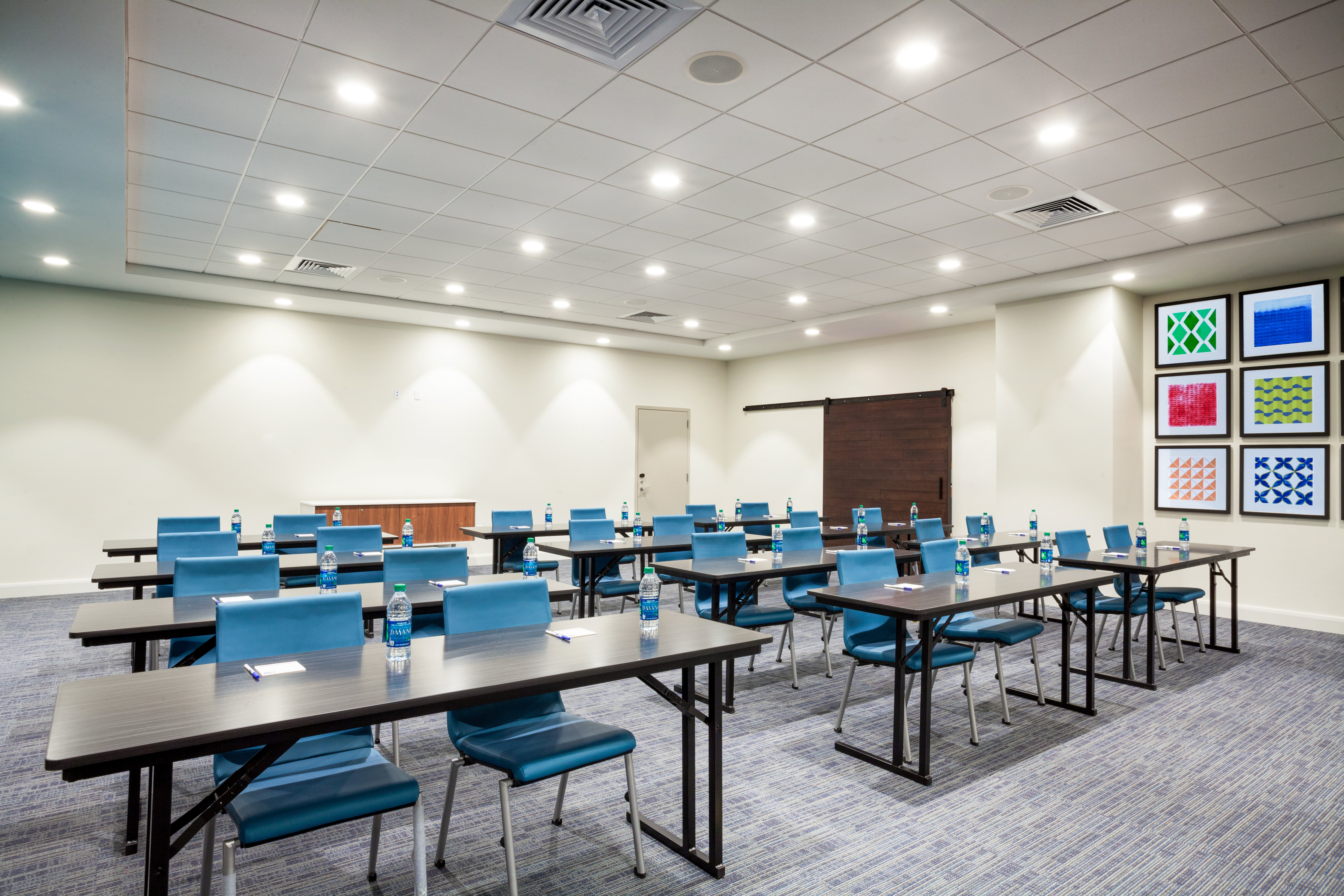 Holiday Inn Express Suites Panama City Beach 39/50