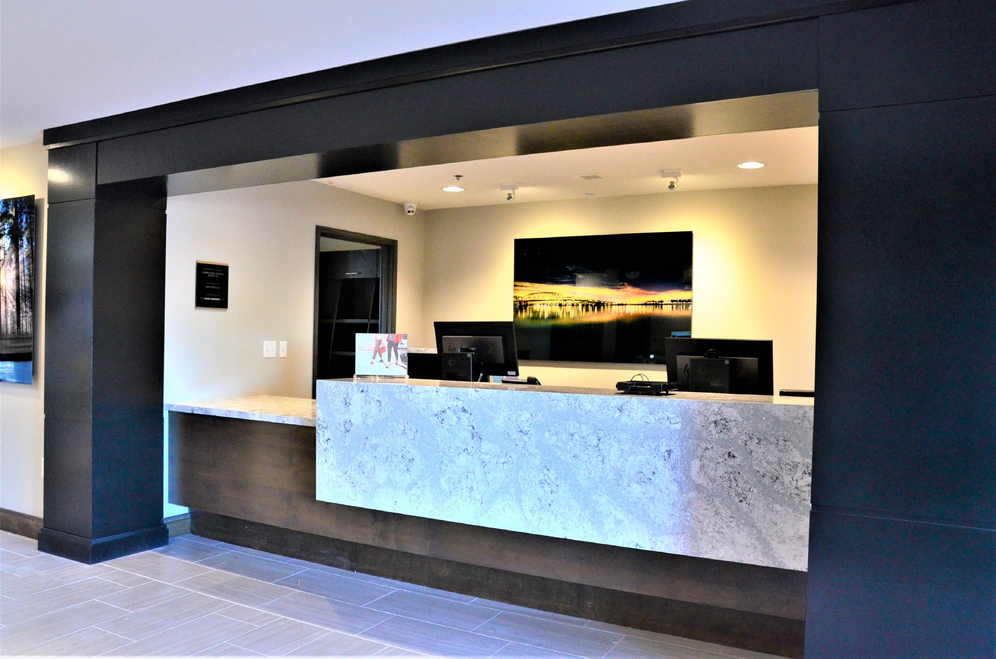 Staybridge Suites Hillsboro South 10/76