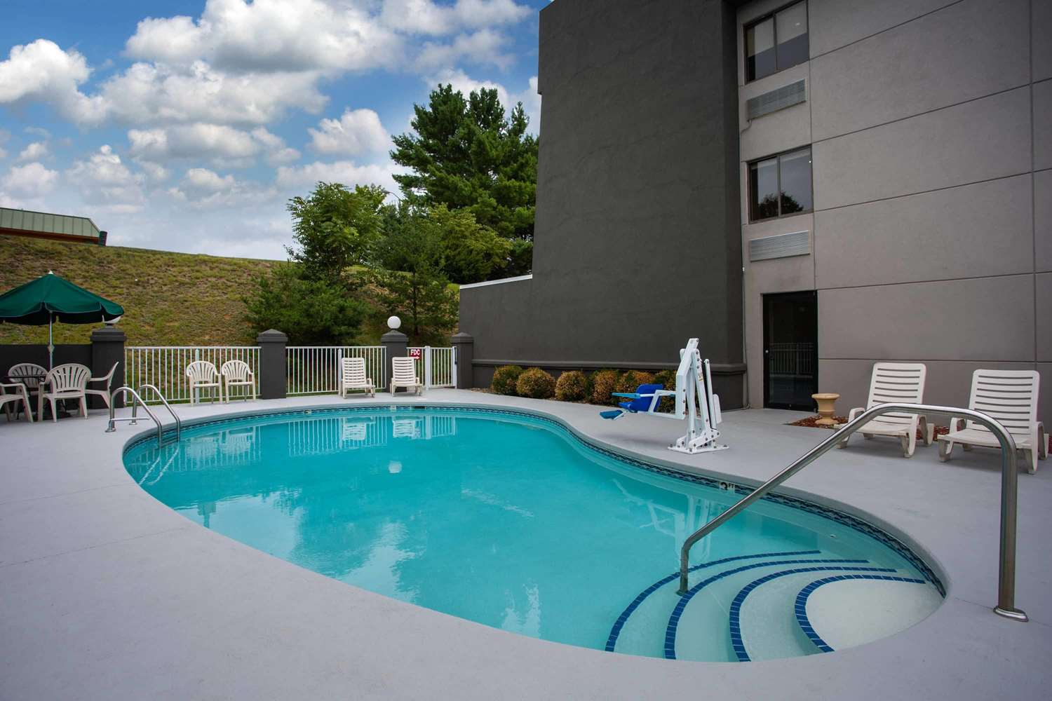La Quinta Inn & Suites by Wyndham Roanoke Salem 50/58