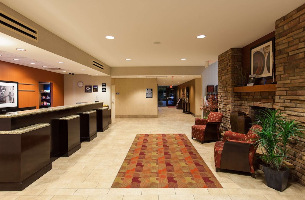 Lobby at HAMPTON INN SUITES PHOENIX CHANDLER FASHION CENTER AZ, CHANDLER - AZ