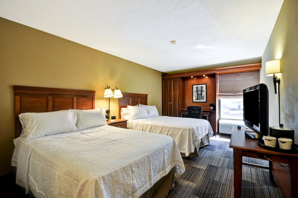 Hampton Inn Memphis-Poplar 18/53