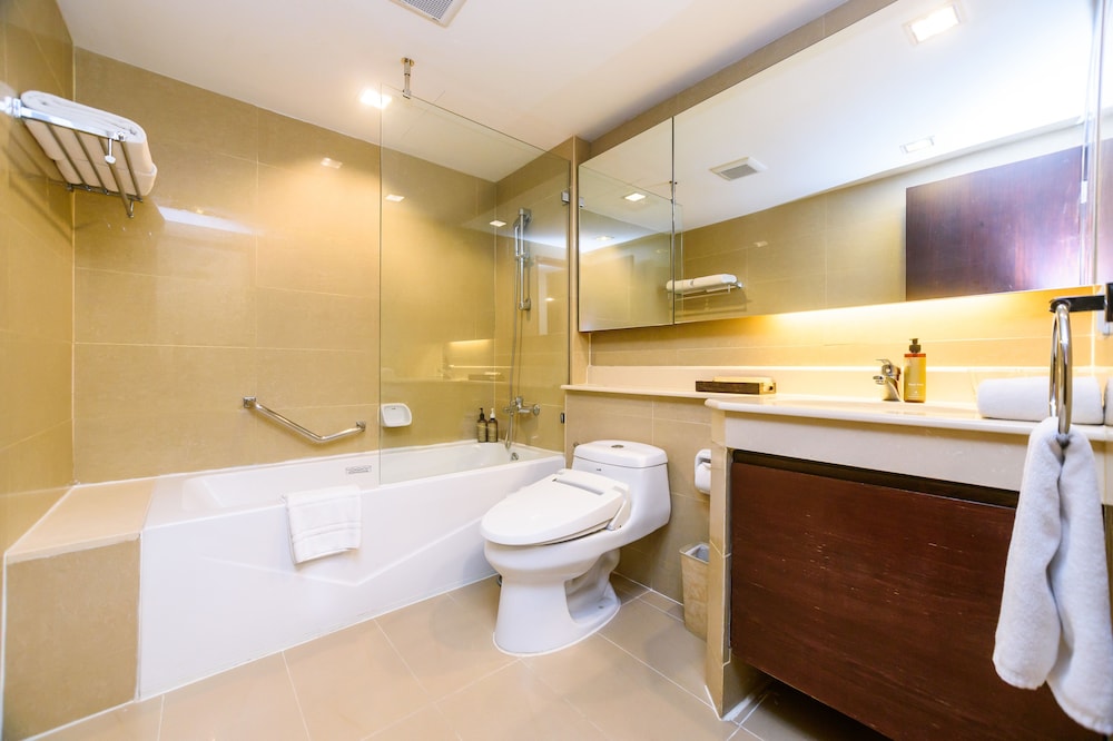Lohas Residences Sukhumvit 68/71