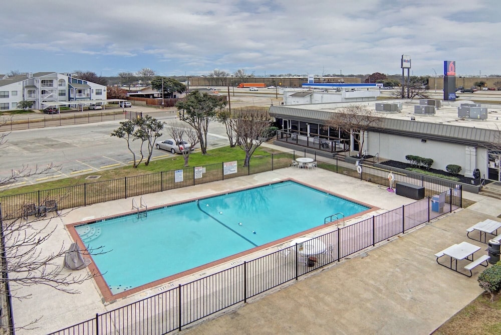 Motel6 Mesquite, TX – Town East 29/42