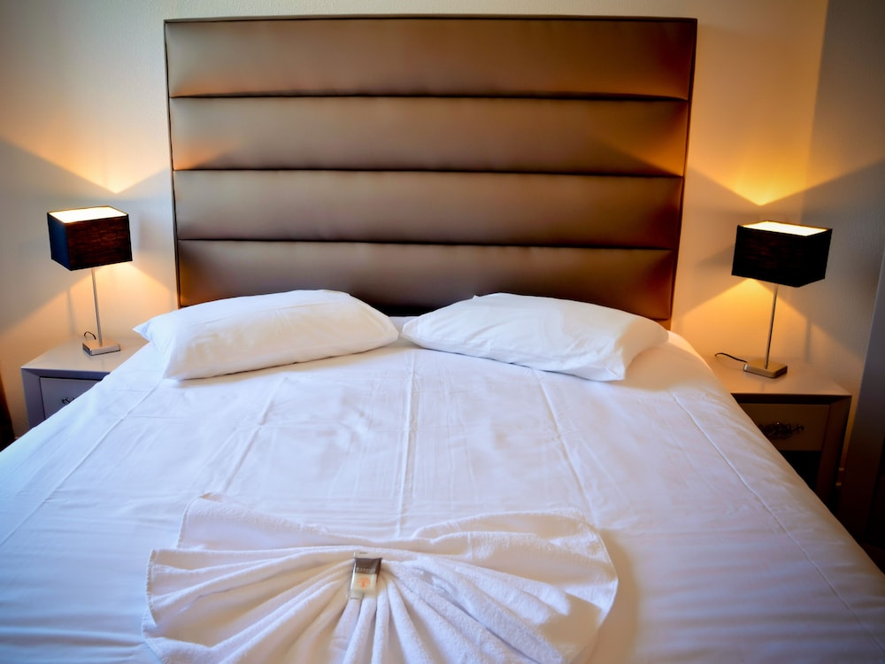 Adonis Hotel Bayonne 33/58