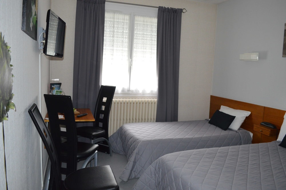 HOTEL CHRISTINA 23/57