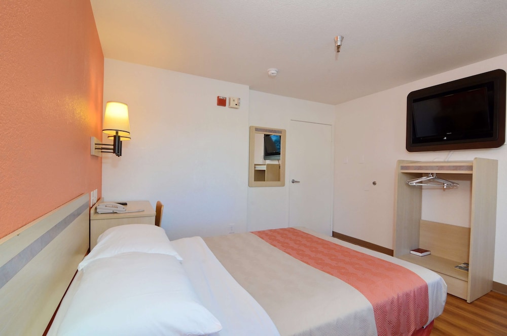 Motel6 Twentynine Palms, CA 16/43