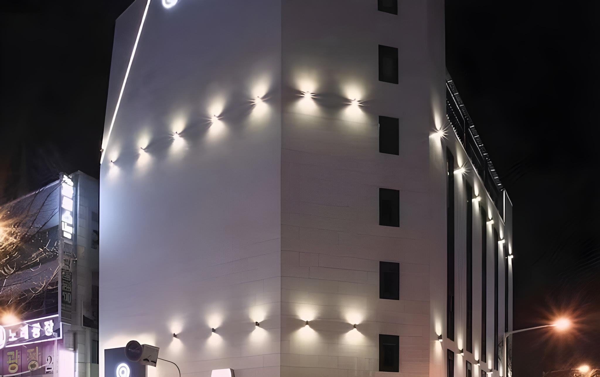 Avenue Nine Hotel 15/36