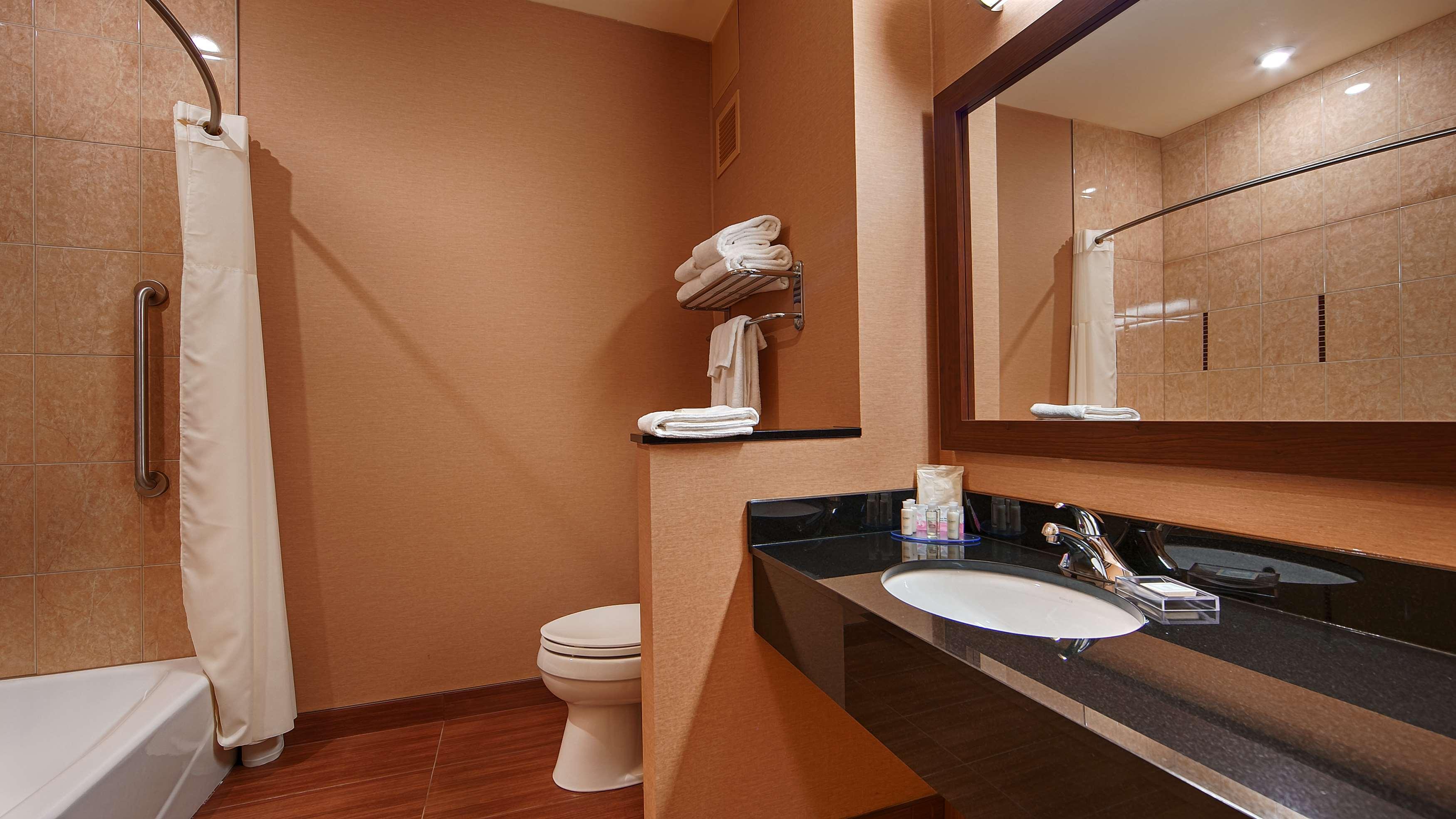 جناح بسرير كينج، Best Western Plus Bathurst Hotel Suites 3/5
