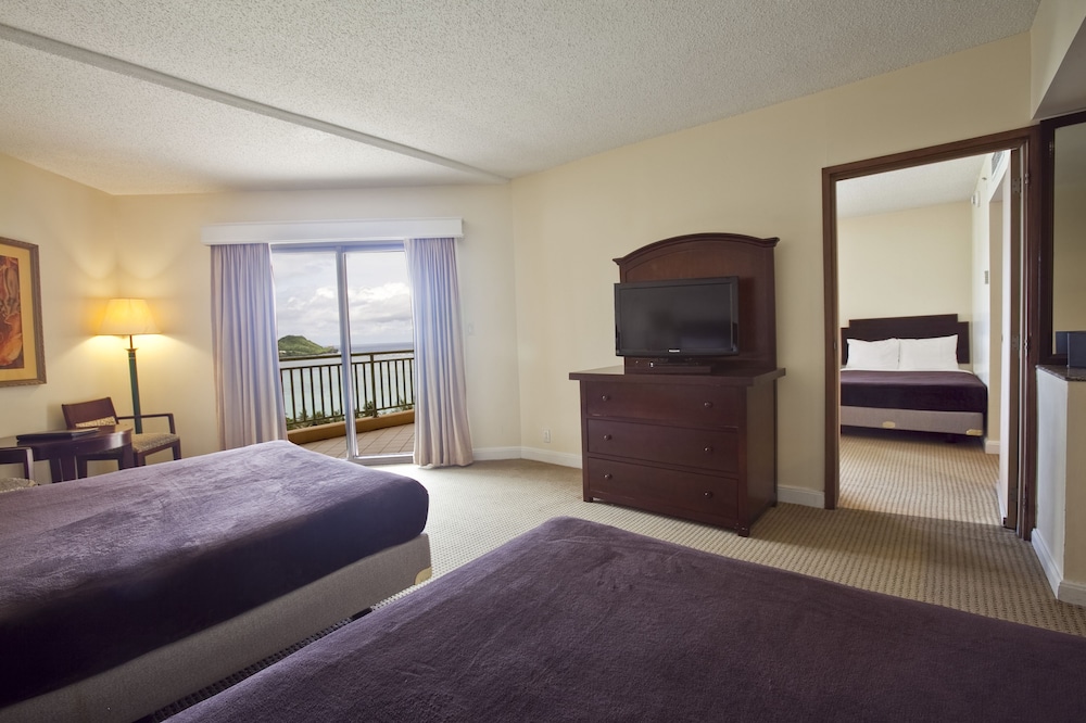 Holiday Resort And Spa Guam 19/86