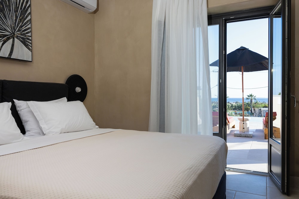فيلا بسريرين منفصلين وسريرين كينج مع أريكة، Melidron Luxury Hotel & Suites 7/10
