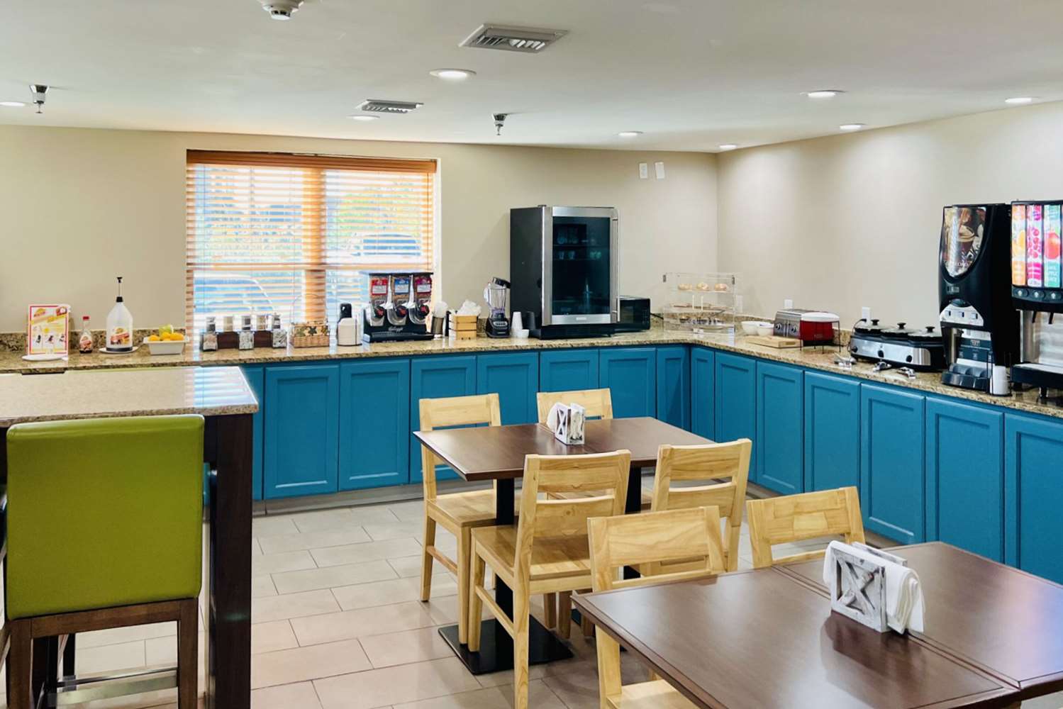 Country Inn & Suites by Radisson, Panama City, FL 17/20