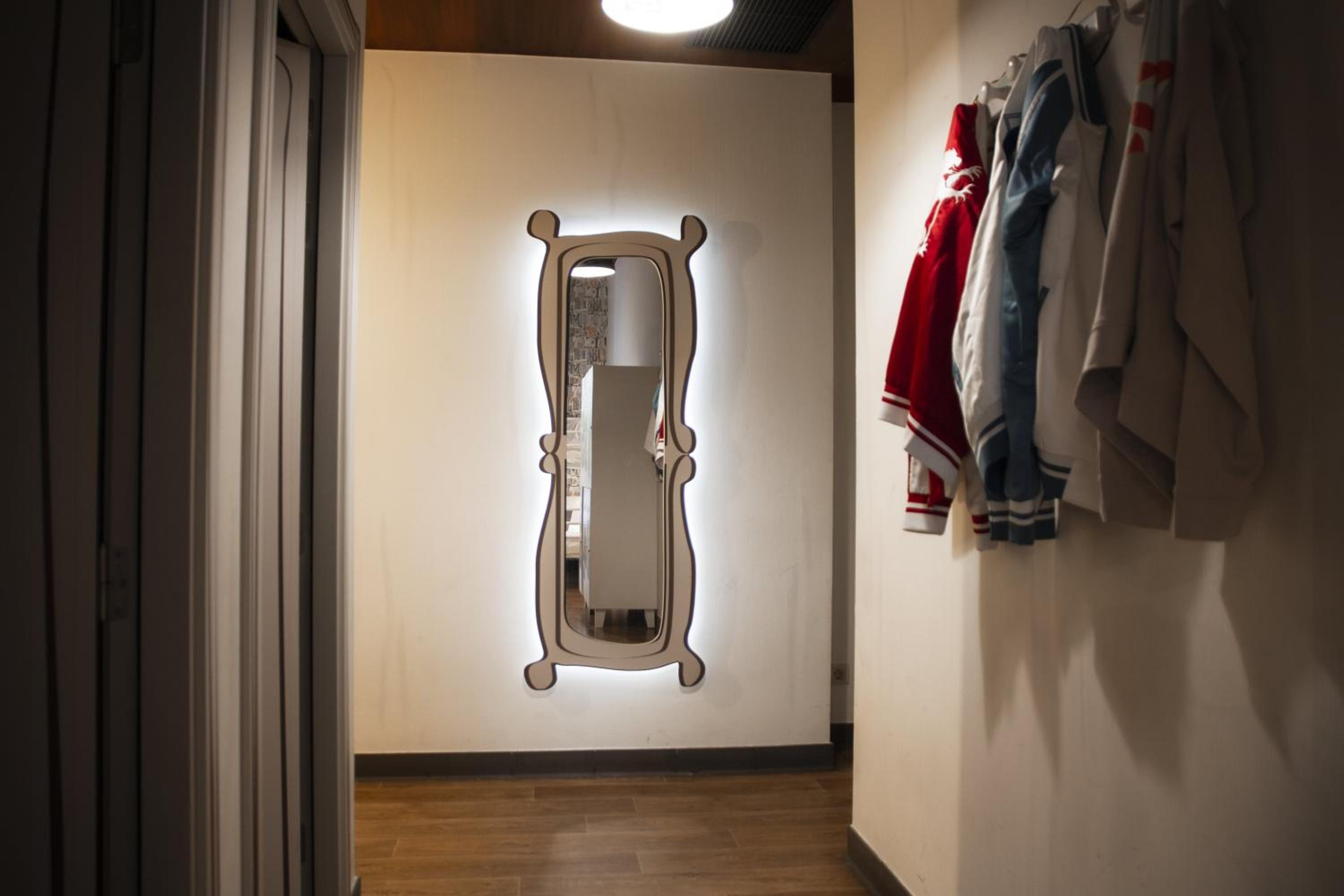 Female Dorm, 6 Beds, Private Bathroom