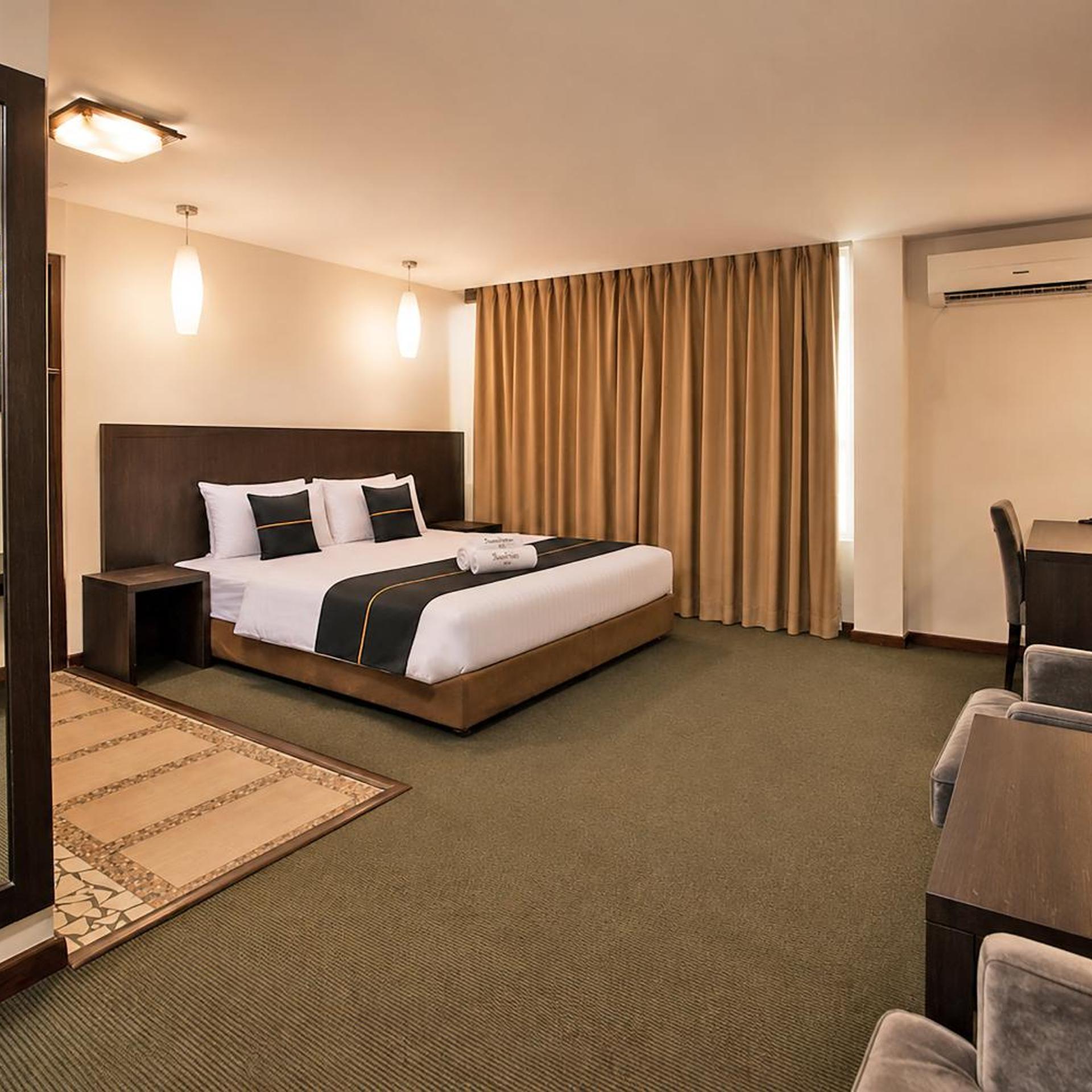 OYO 89411 900 Inn 15/50