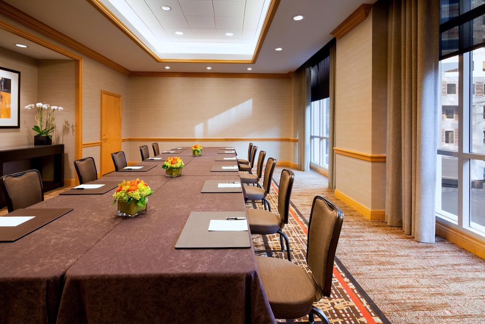 Hyatt Regency Bellevue 63/72