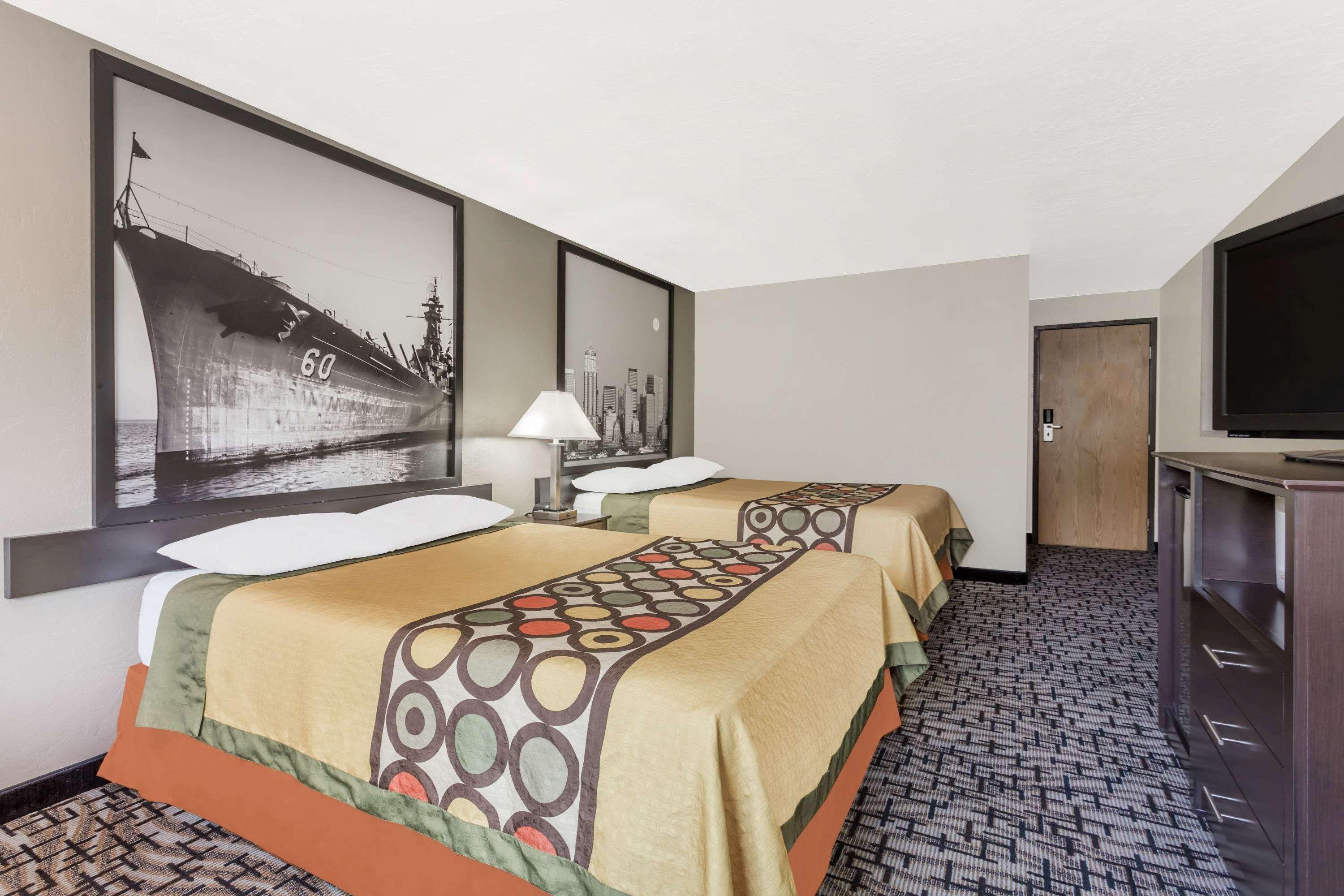 Room, 2 Queen Beds
