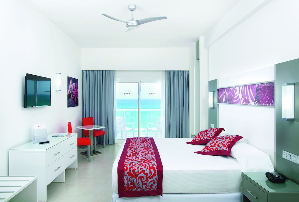 Room, King Bed, Ocean Front