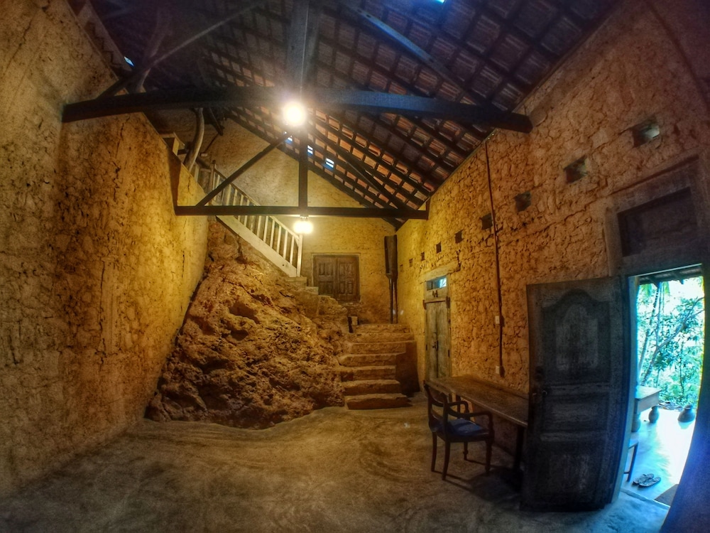 The Kandy Samadhi Centre 32/80