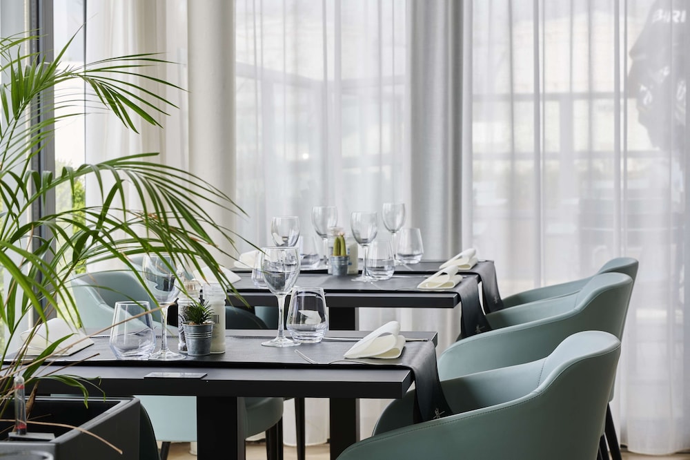 Park Inn By Radisson Liege Airport 61/81