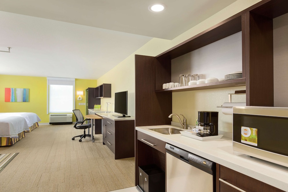 Home2 Suites by Hilton Canton 46/48