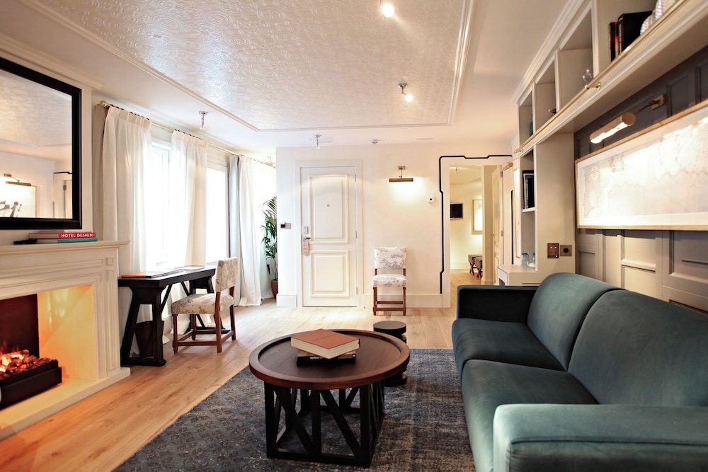 Hotel Cort 33/50