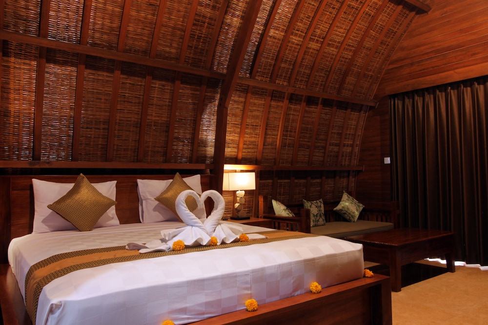 Wooden, Deluxe, Villa, King Bed