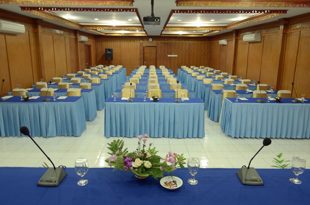 Inna Sindhu Beach Hotel and Resort 46/64