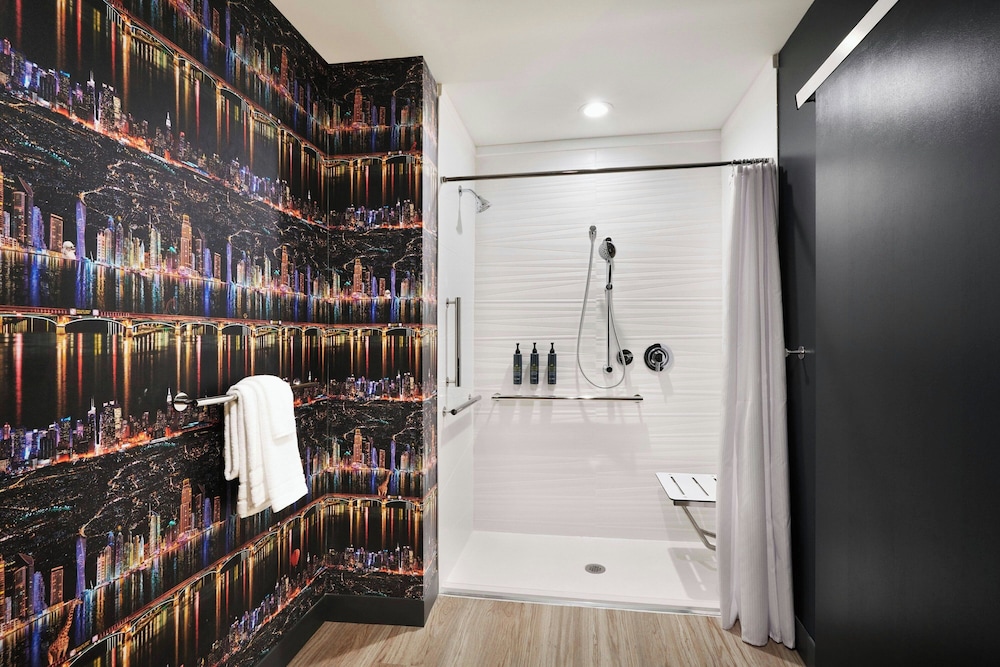 Aloft Atlanta Perimeter Center 33/33