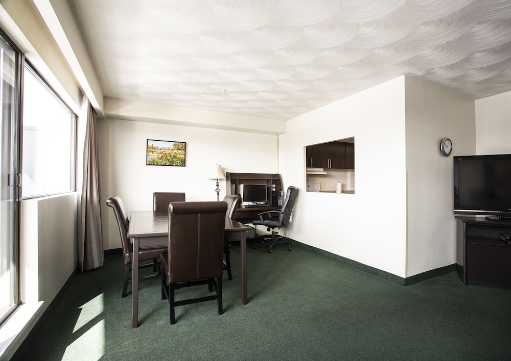 THE BUSINESS INN 47/60