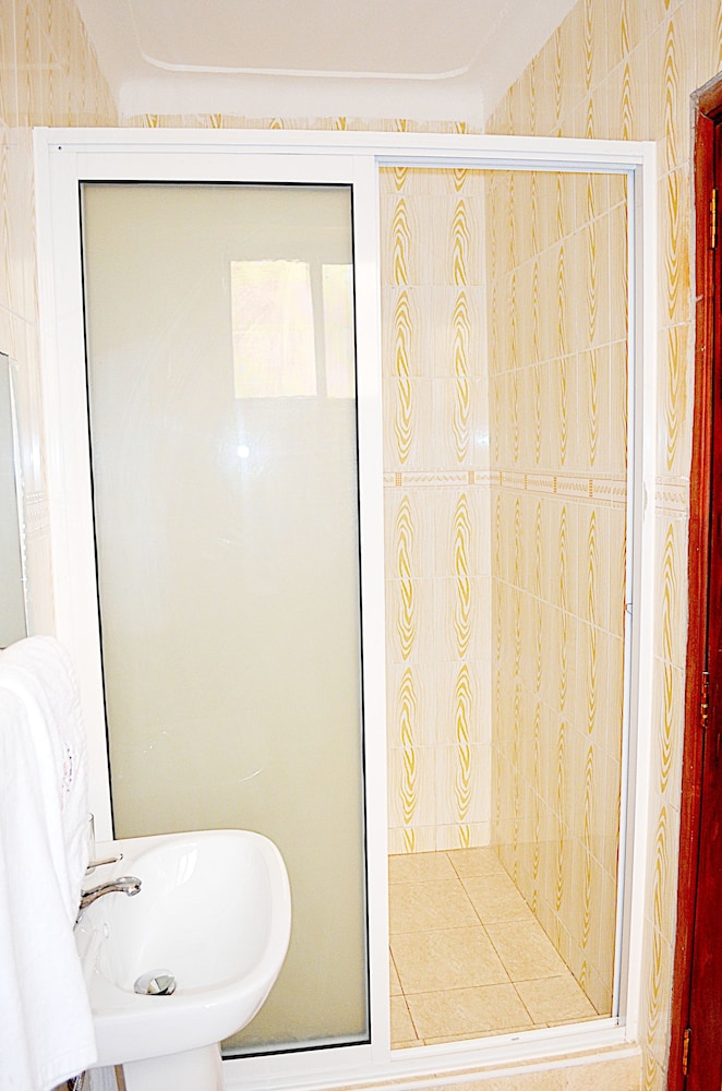 Marie S Royale Hotel 49/50