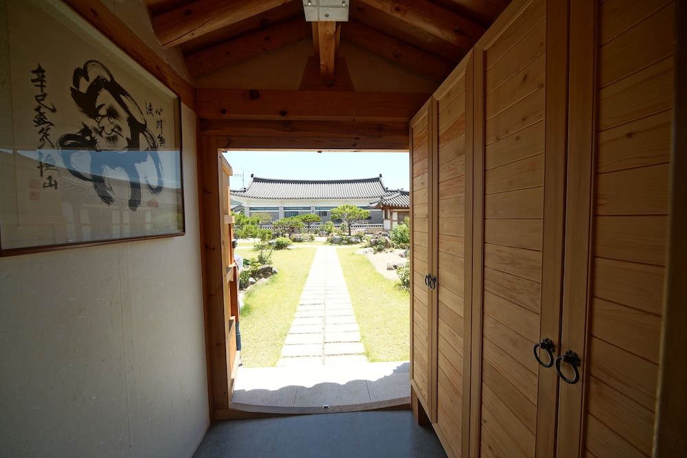 Hanok1st 28/48