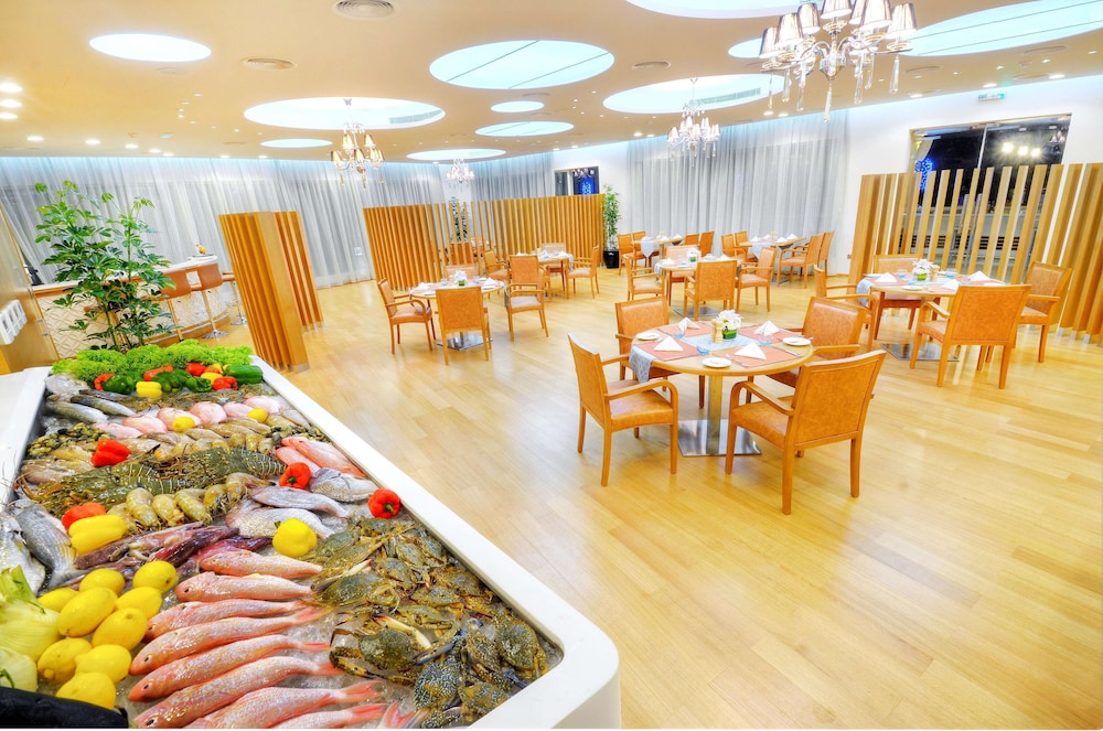 Oceanic Khorfakkan Resort And Spa 60/76