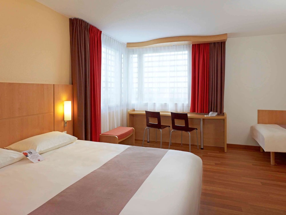 Ibis Warszawa Reduta 24/55