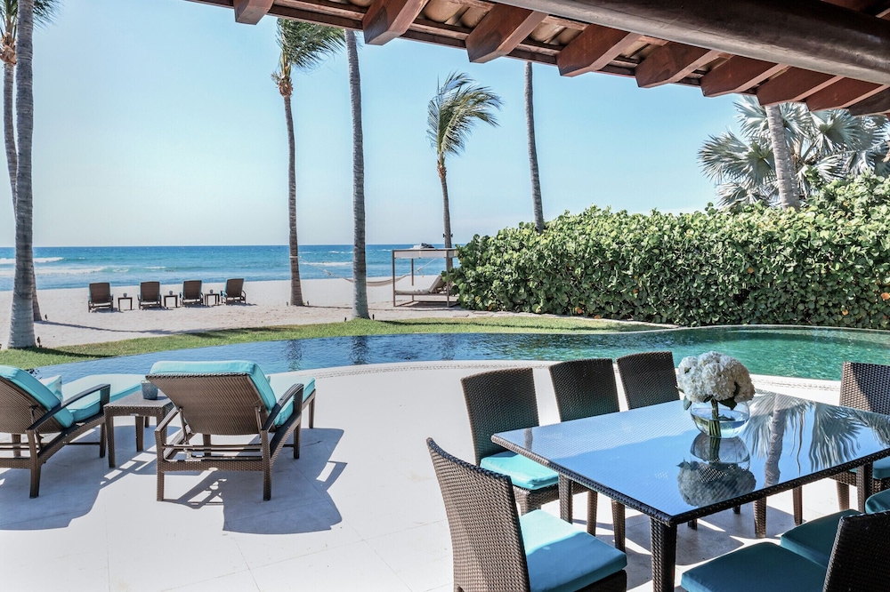 Four Seasons Resort Punta Mita, Mexico 1/85
