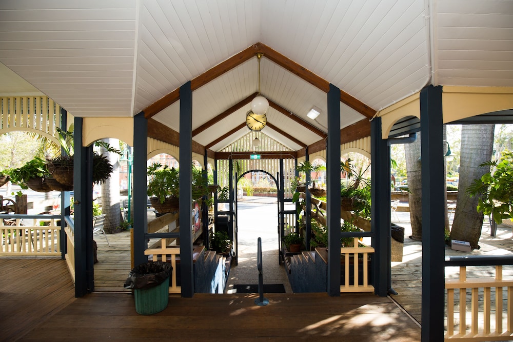 BRISBANE MANOR HOTEL 12/60