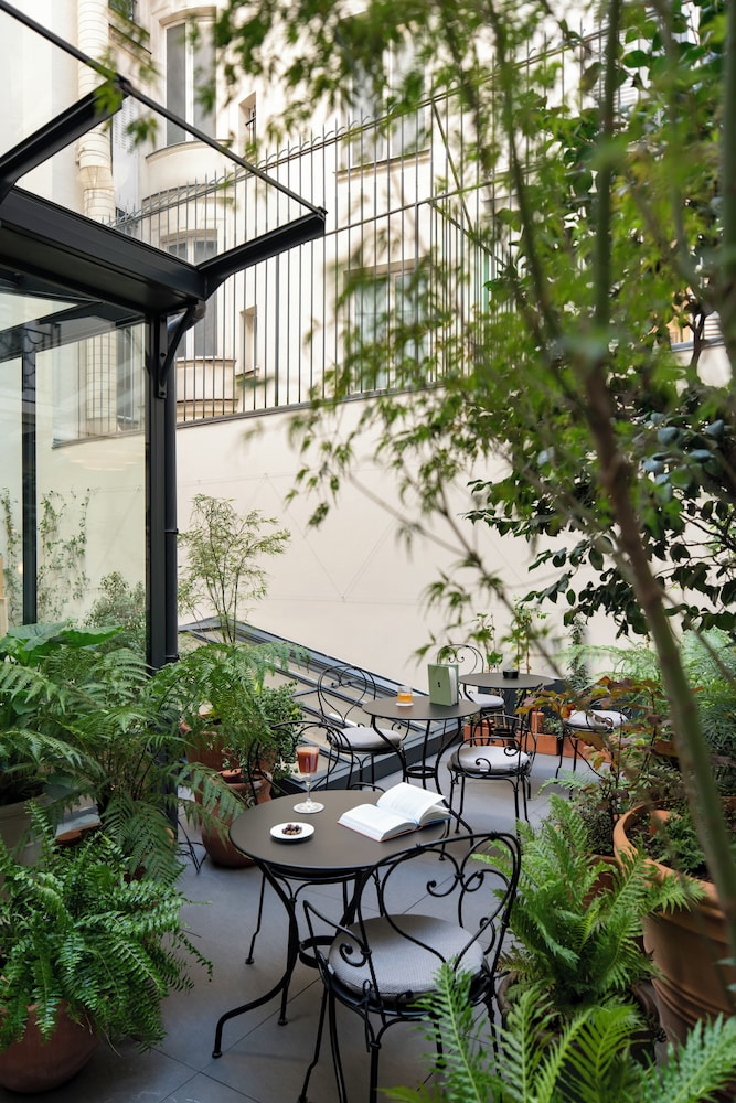 Hotel Faubourg Galant Paris, Handwritten Collection 67/69