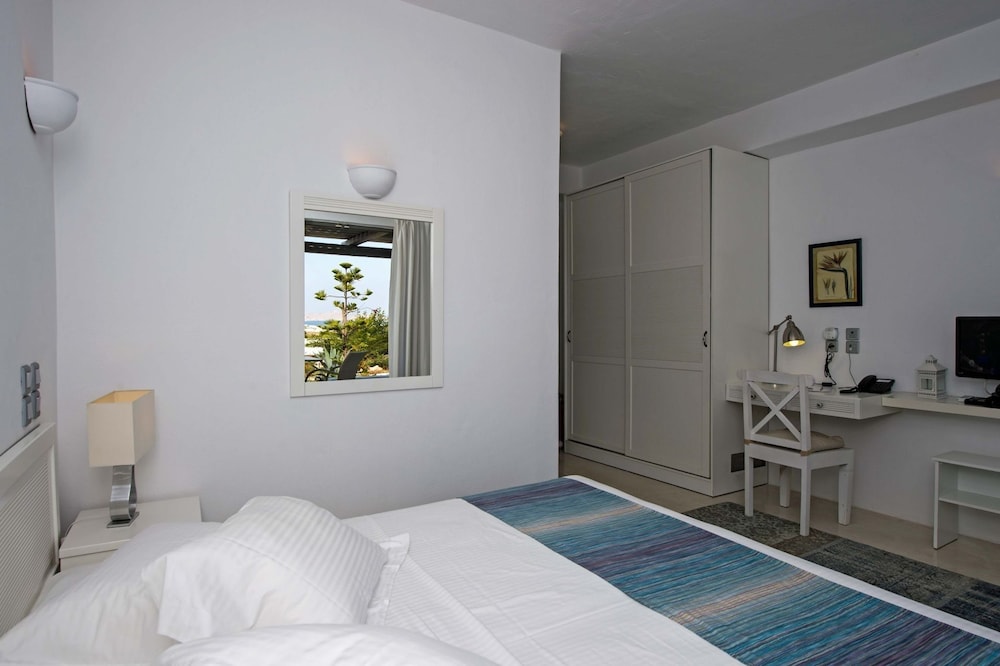 Naoussa Hills Boutique Resort- Adults Only (13+) 23/76