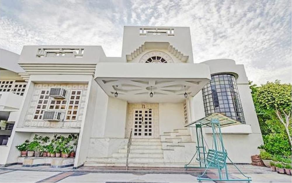 Abode Homestay 1/30