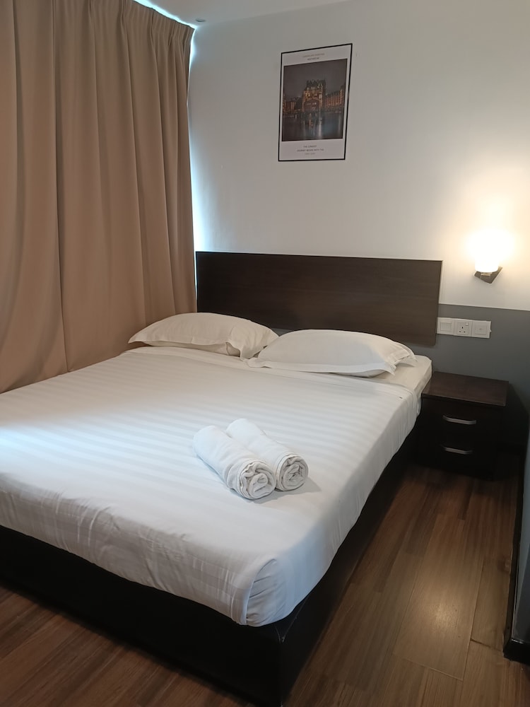 So Hotel 14/36
