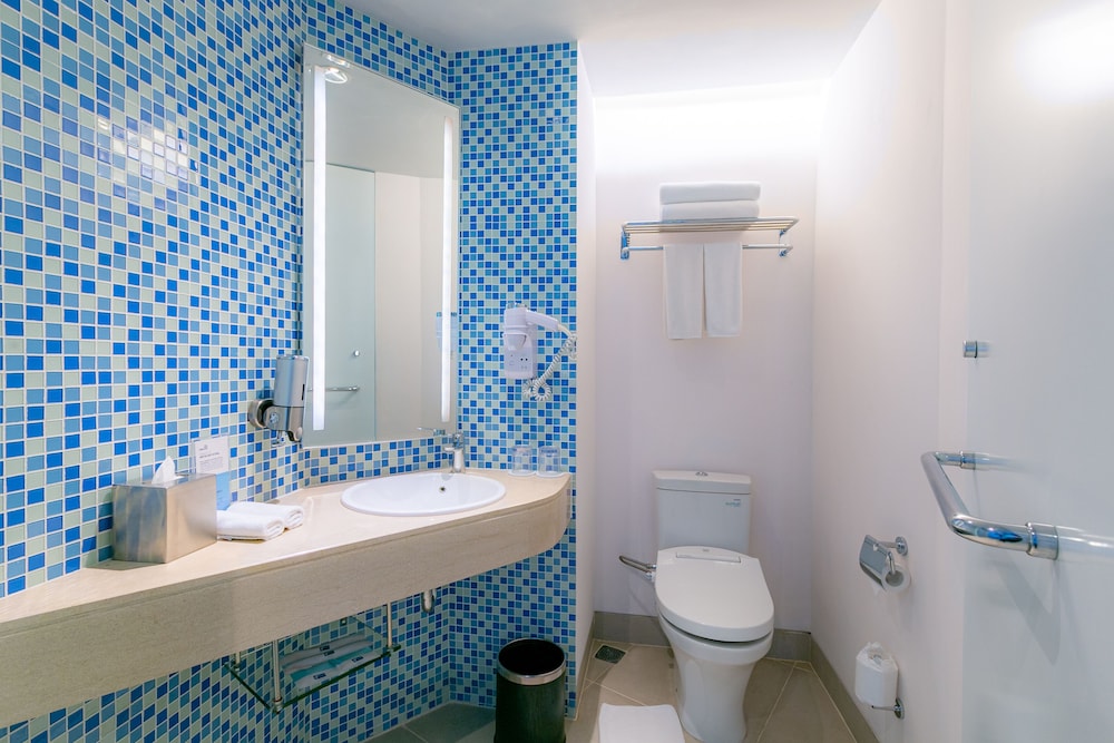 HOLIDAY INN EXPRESS BARUNA BALI 71/73