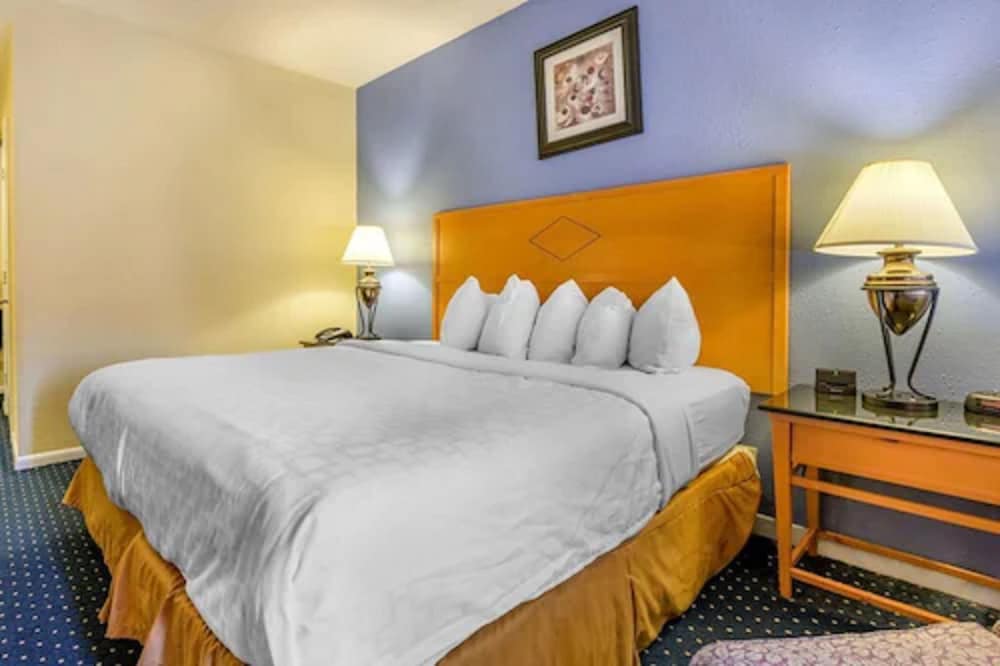 Inn at Lebanon 29/58