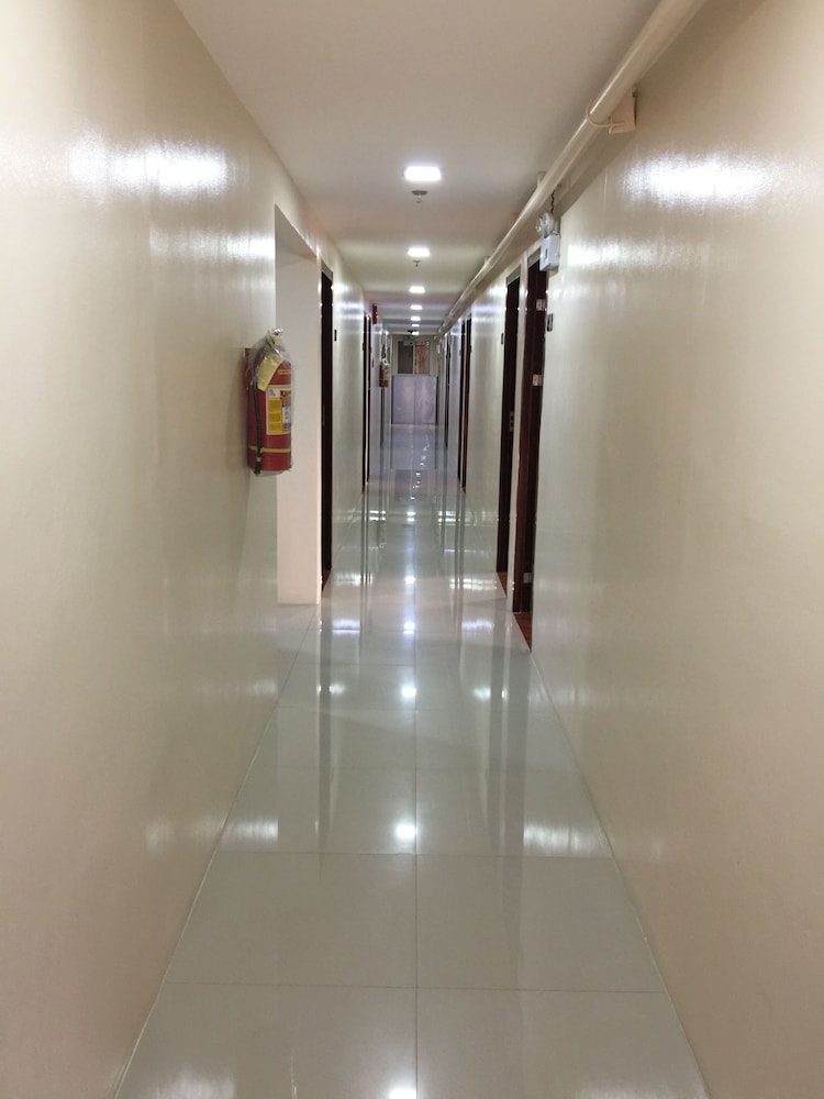 Cebu Courtyard 20/35