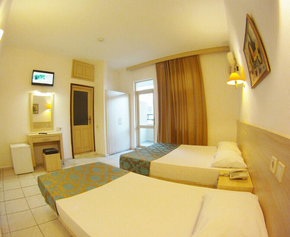 Kleopatra Carina Hotel 18/35