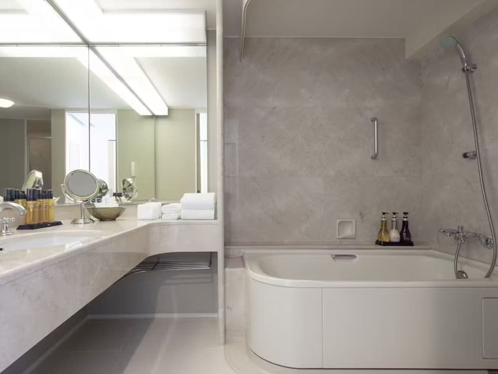 Suite, Twin Beds