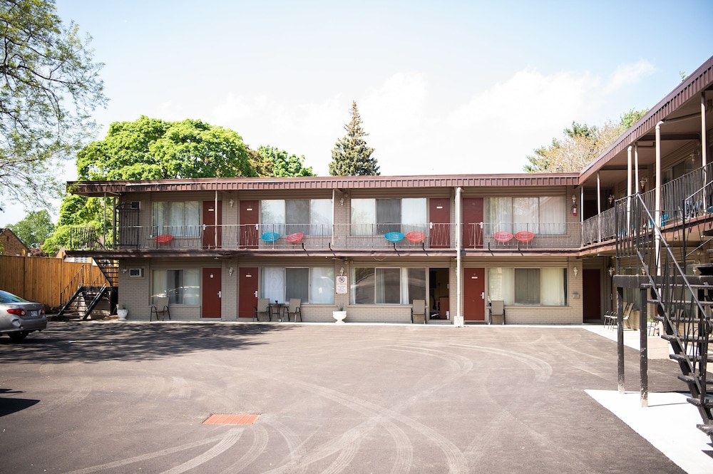 Advance Inn photo3
