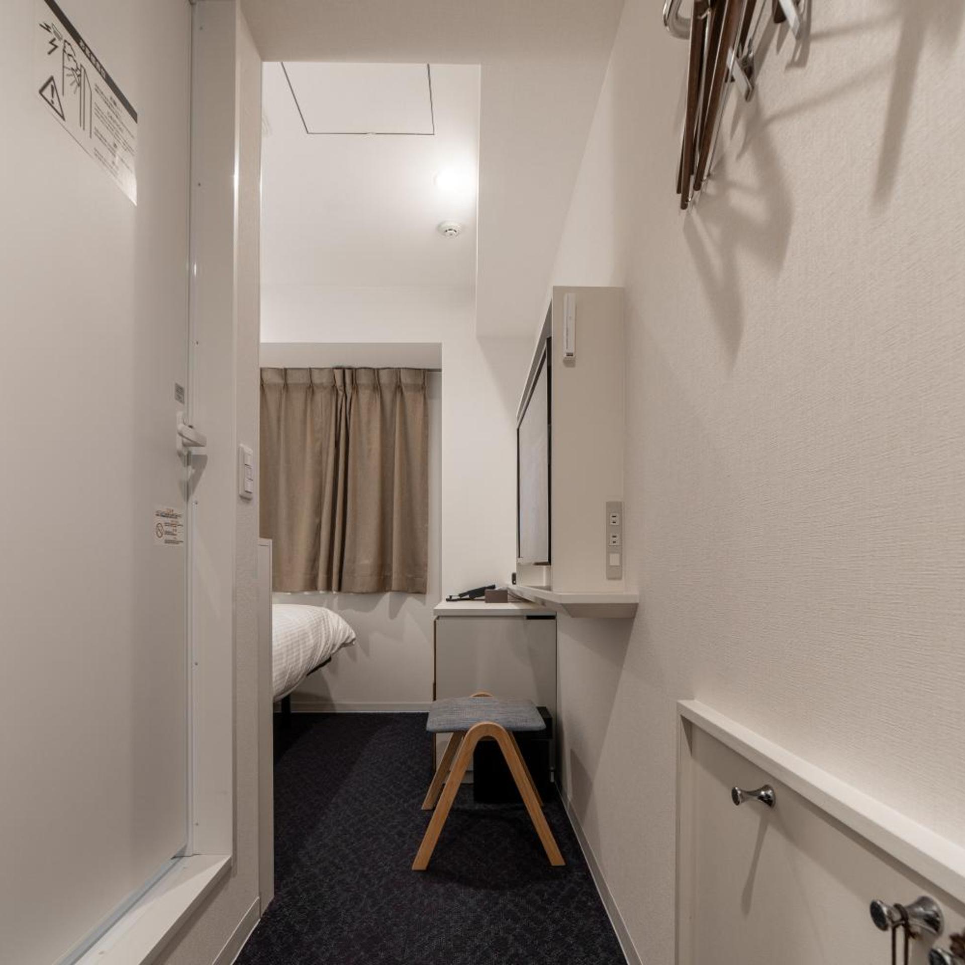 Henn na Hotel Express Osaka Namba Nipponbashi Annex 49/50