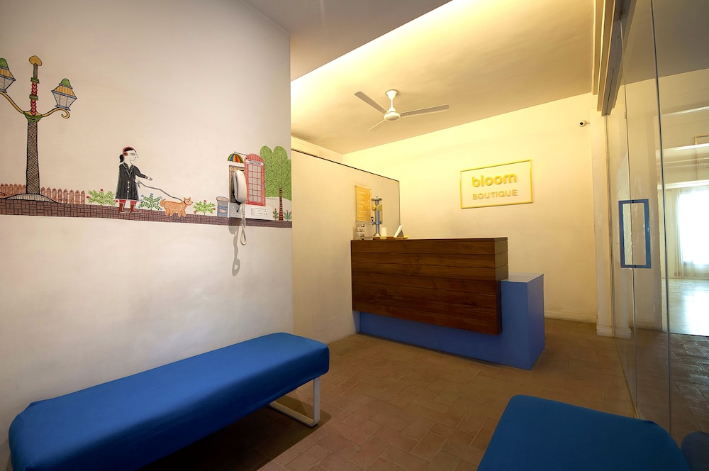 Bloom Boutique - Signature Towers 15/55