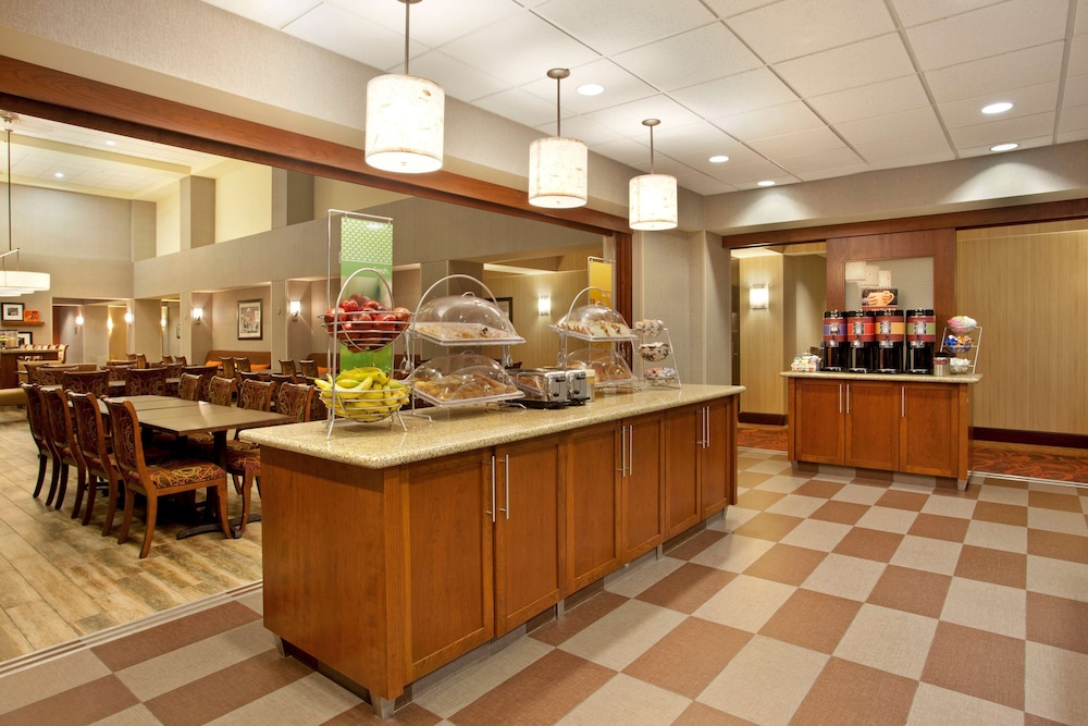 Hampton Inn Suites Minneapolis St Paul Arpt-Mall of America 34/44