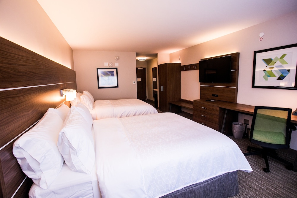 Holiday Inn Express & Suites Rehoboth Beach 9/51
