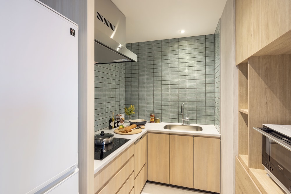 DELUXE, SUITE, TWIN BEDS